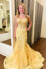 Cute Yellow Mermaid Sequins Scoop Neck Long Prom Dress with Appliques