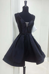 Plunging V Neck A-Line Short Homecoming Dress with Bowknot