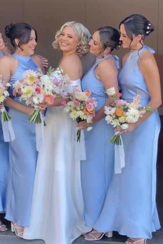 Langes Brautjungfernkleid mit Neckholder und Meerjungfrau in Lavendel