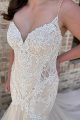 Ivory Trumpet V Neck Straps Appliques Tulle Long Wedding Dress