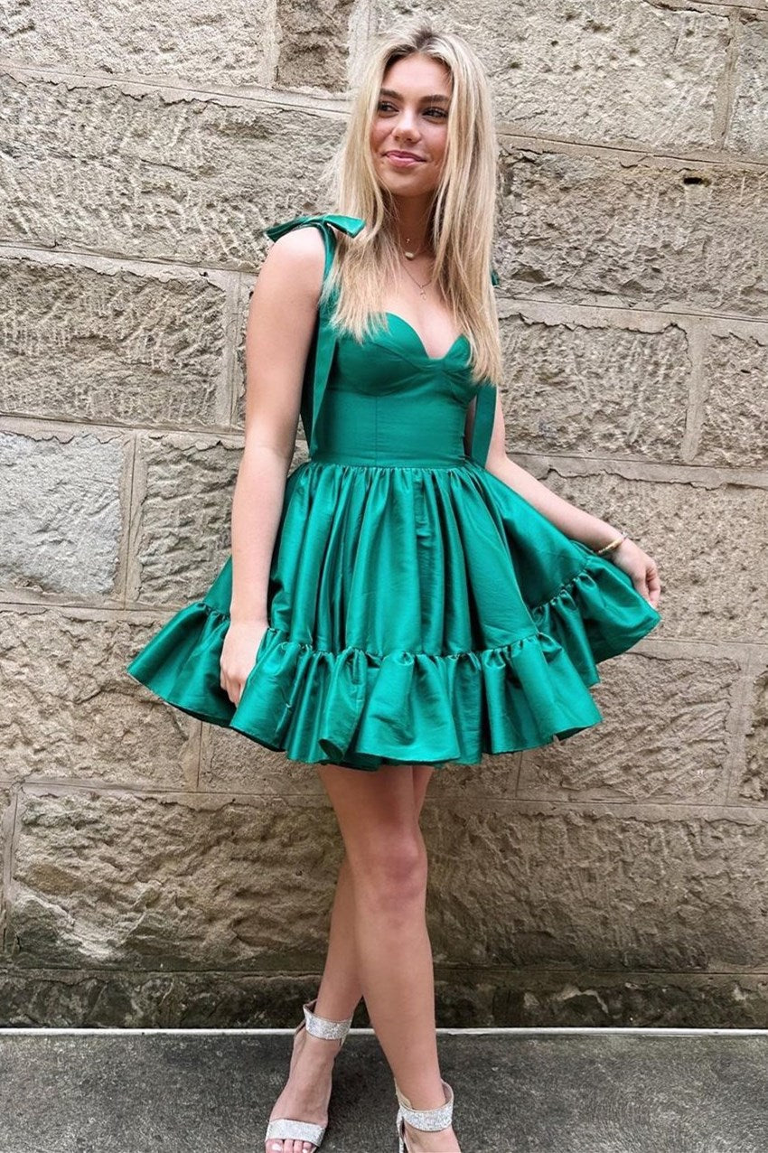 Smaragdgrünes, herzförmiges, kurzes Kleid mit Schleifenträgern