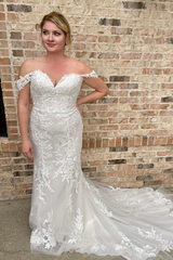 White Off-the-Shoulder Mermaid Appliques Tulle Long Wedding Dress