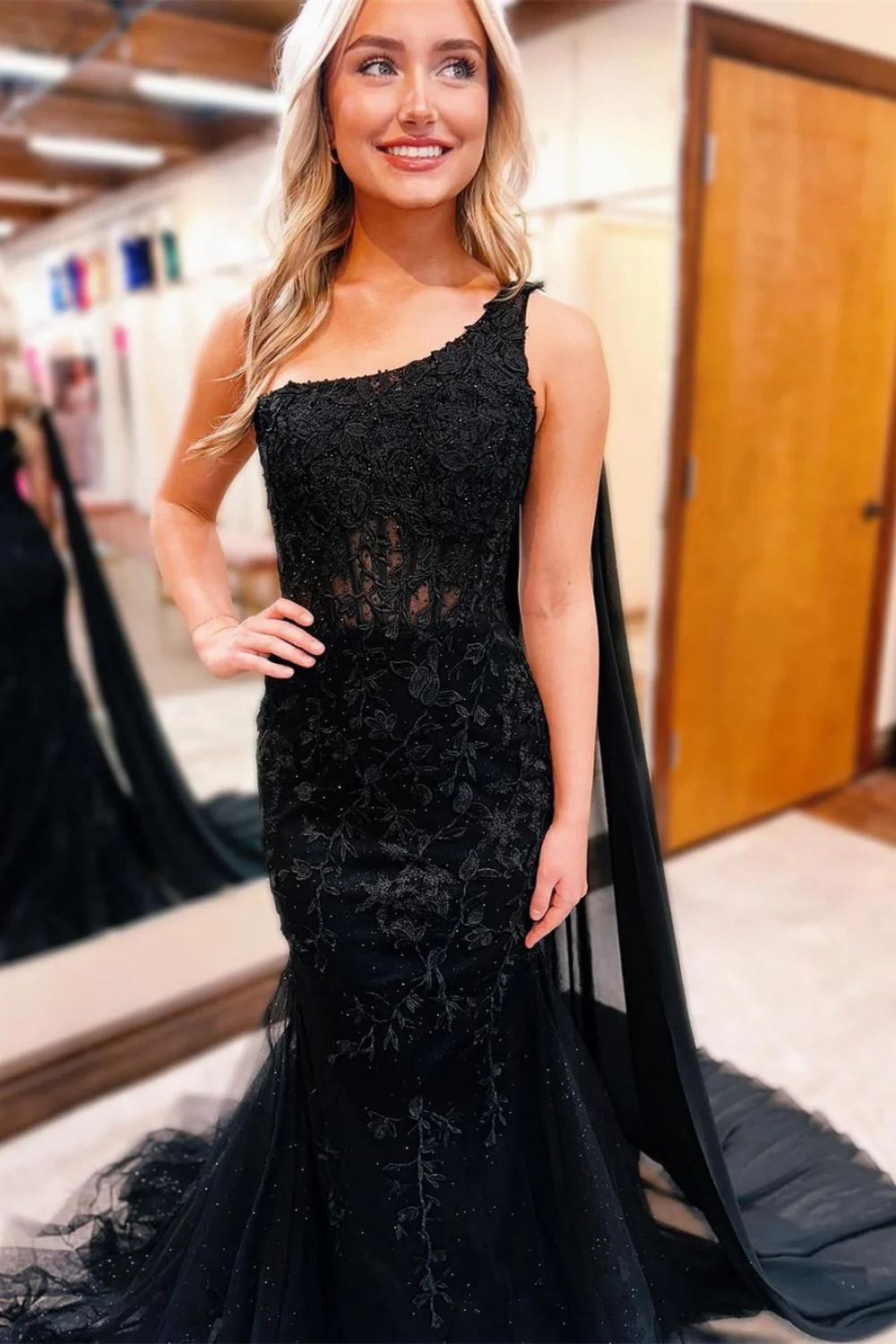 Black One Shoulder Mermaid Applique Prom Dress with Tulle Cape