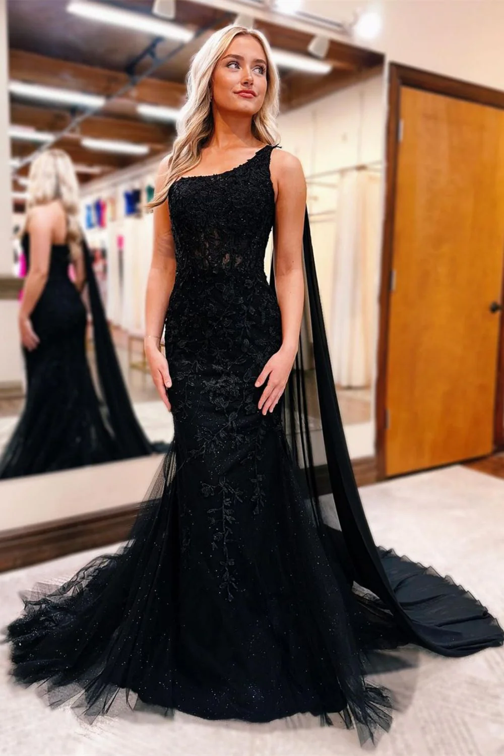 Applique Black One Shoulder Mermaid Prom Dress with Tulle Cape