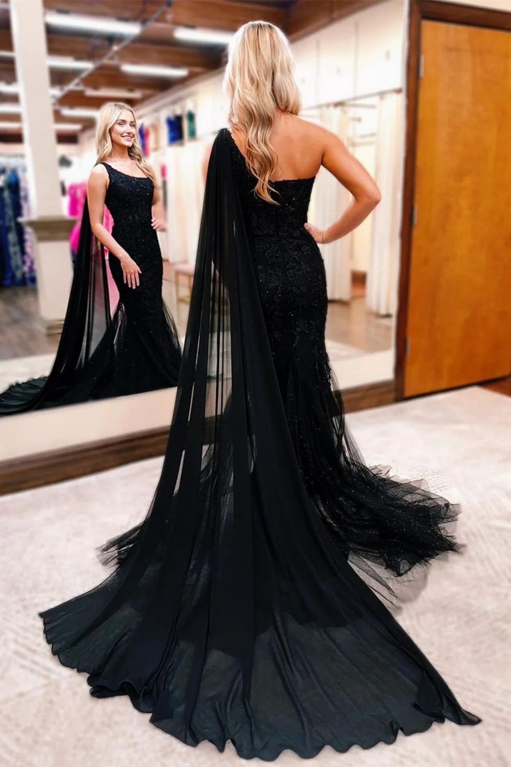 Applique  One Shoulder Mermaid Black Prom Dress with Tulle Cape