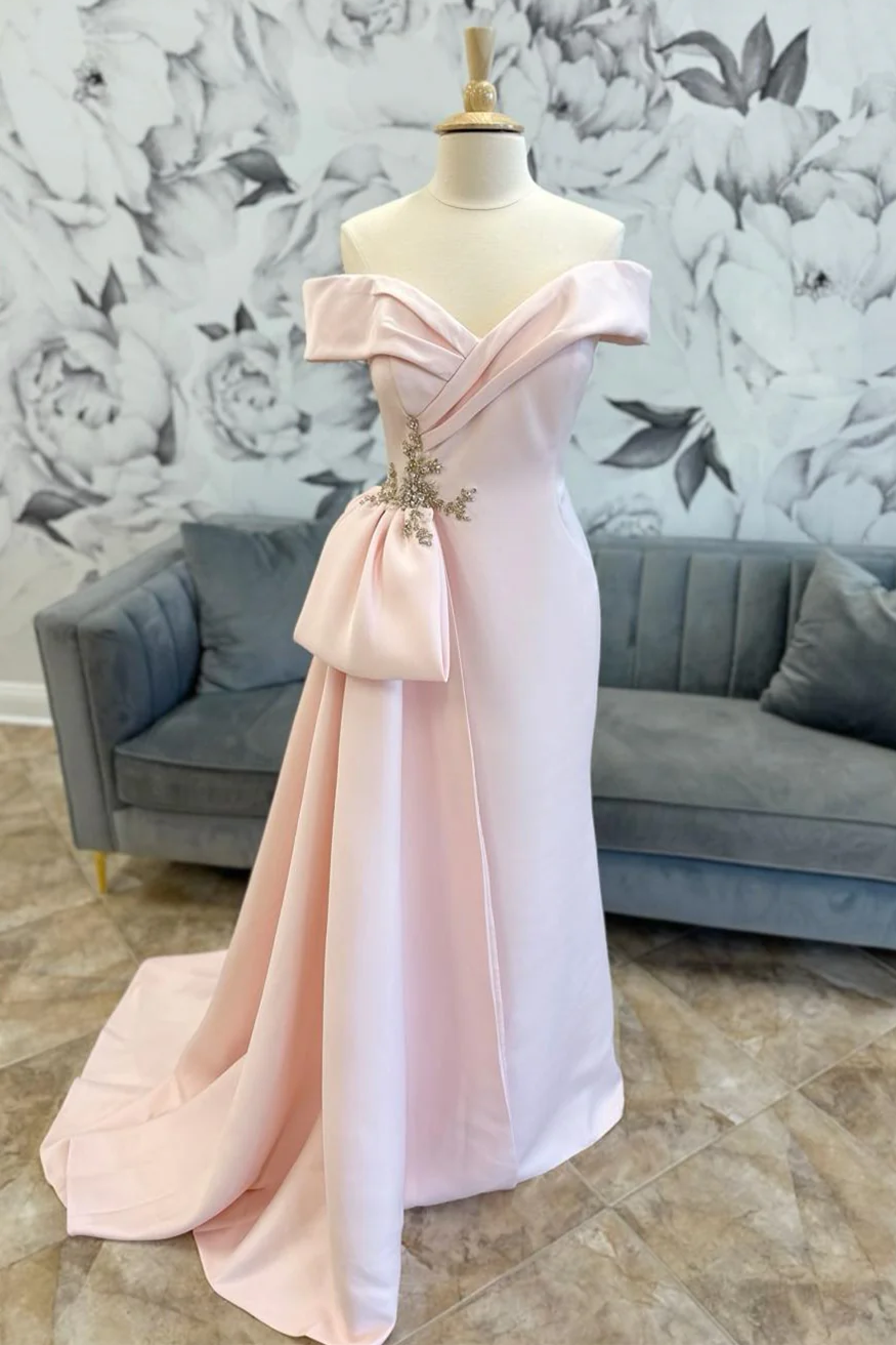 Light Pink Off the Shoulder Sheath Mother's Gown with Bow Train