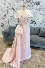 Light Pink Off the Shoulder Sheath Mother's Gown with Bow Train