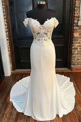 Elegant Off the Shoulder Sheath Applique Wedding Dress