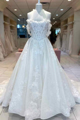 Luxury Princess Off the Shoulder Petals Wedding Gown