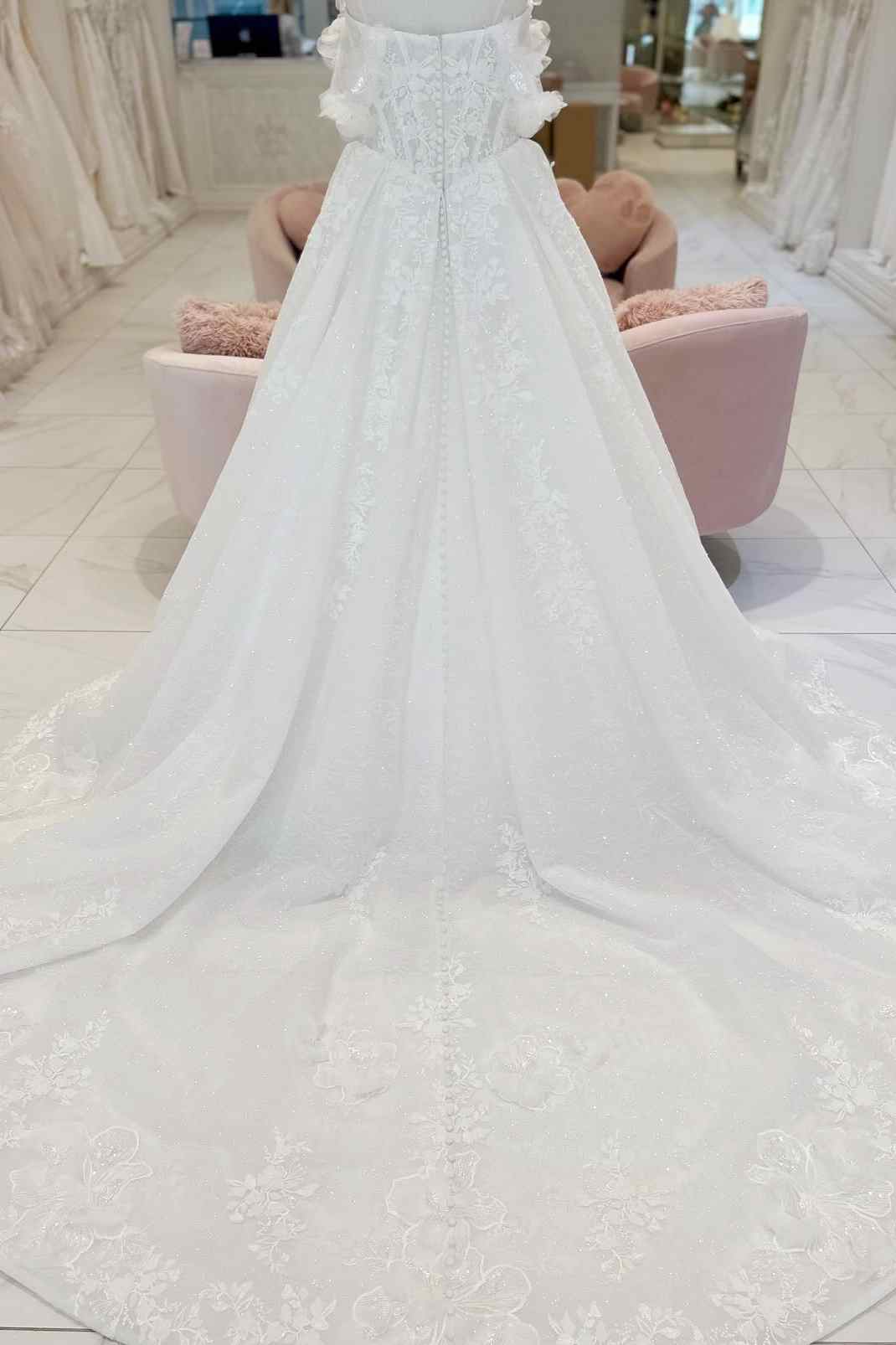 Luxury Princess Off the Shoulder Petals Wedding Gown with Beading