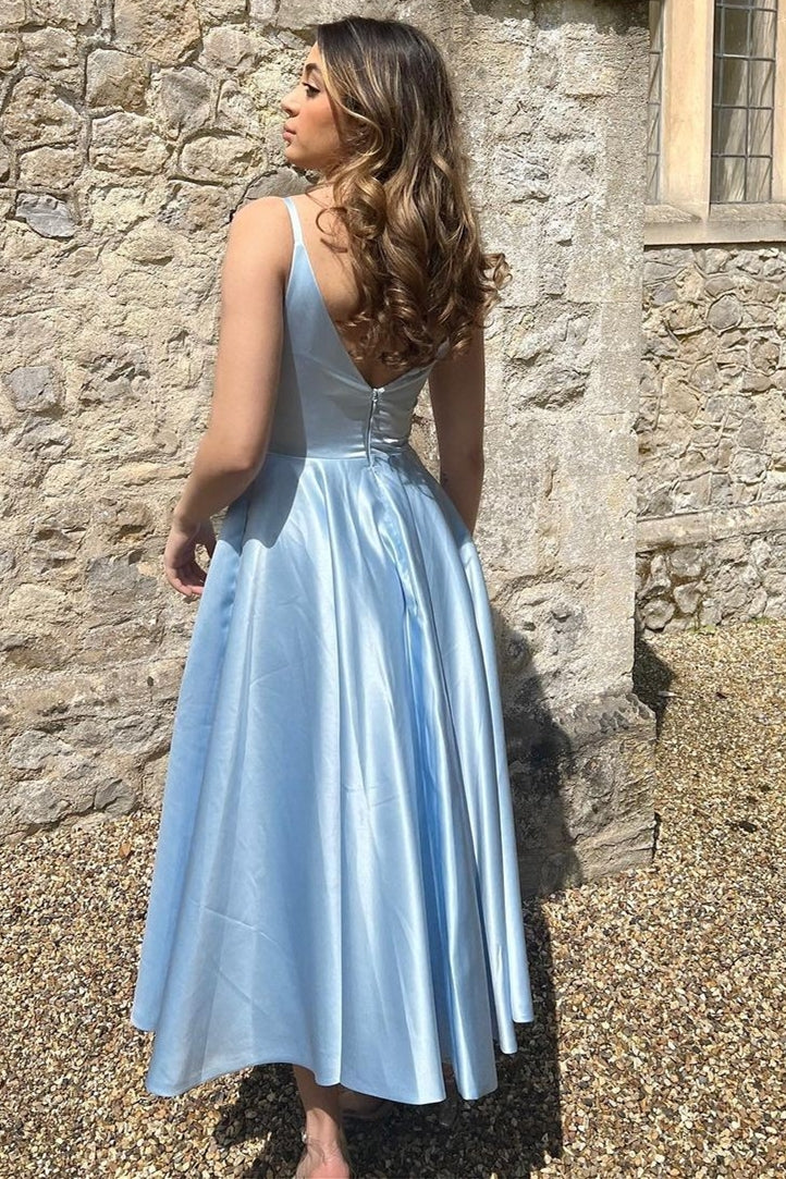 Light Blue V-Neck A-Line Long Bridesmaid Dress with Pockets