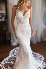 Romantic Mermiad V-Neck Lace Wedding Dress with Applique