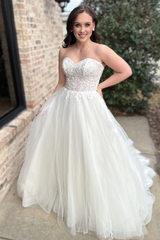 White Strapless Appliques Tulle A-line Long Wedding Dress