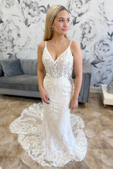 White Lace Mermaid V Neck Long Wedding Dress