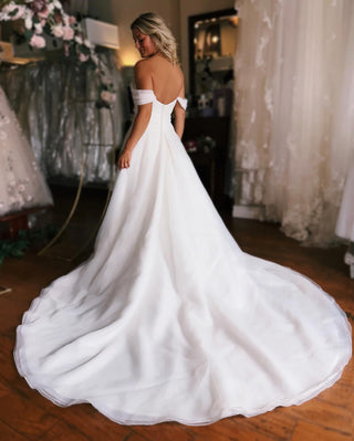 Elegant White Off-the-Shoulder Long Wedding Dress with Slit