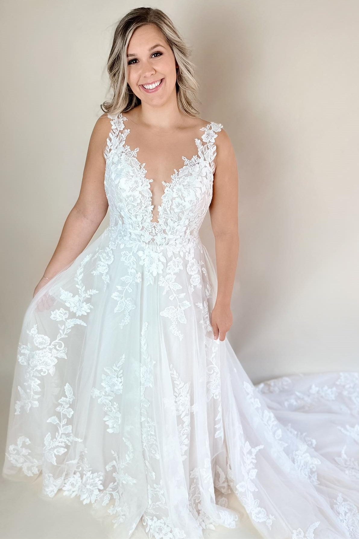 White Floral Lace Plunge V Long Wedding Dress