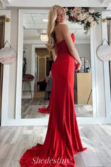 Trägerloses, plissiertes, dehnbares Ballkleid mit Schlitz und Empire-Taille 