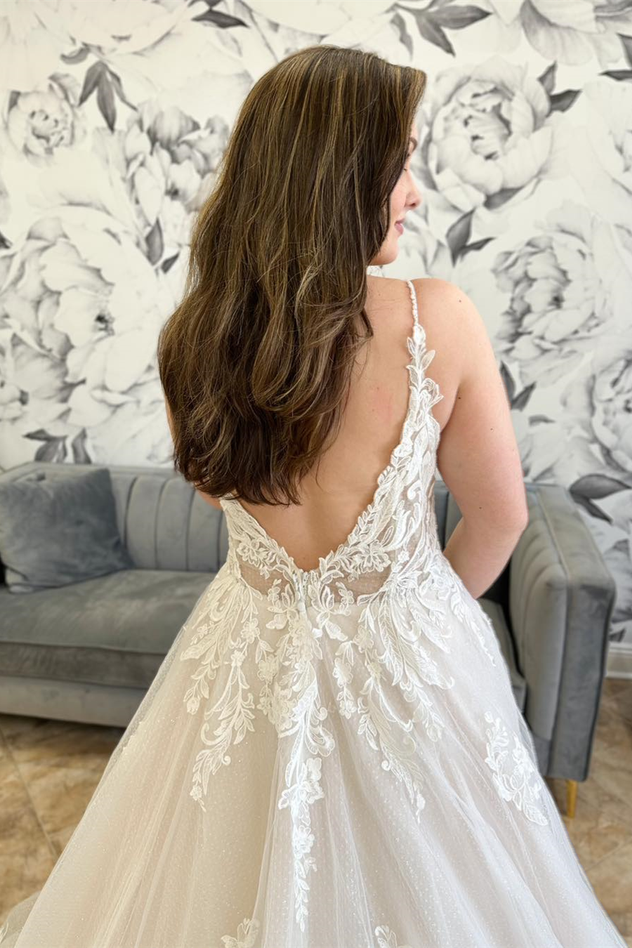 White Appliques Deep V Tulle A-line Long Wedding Dress