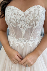 Ivory Tulle Appliques Sweetheart A-Line Long Wedding Dress