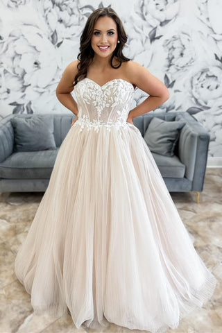 Ivory Tulle Appliques Sweetheart A-Line Long Wedding Dress