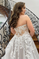 White Strapless Appliques Tulle A-line Long Wedding Dress