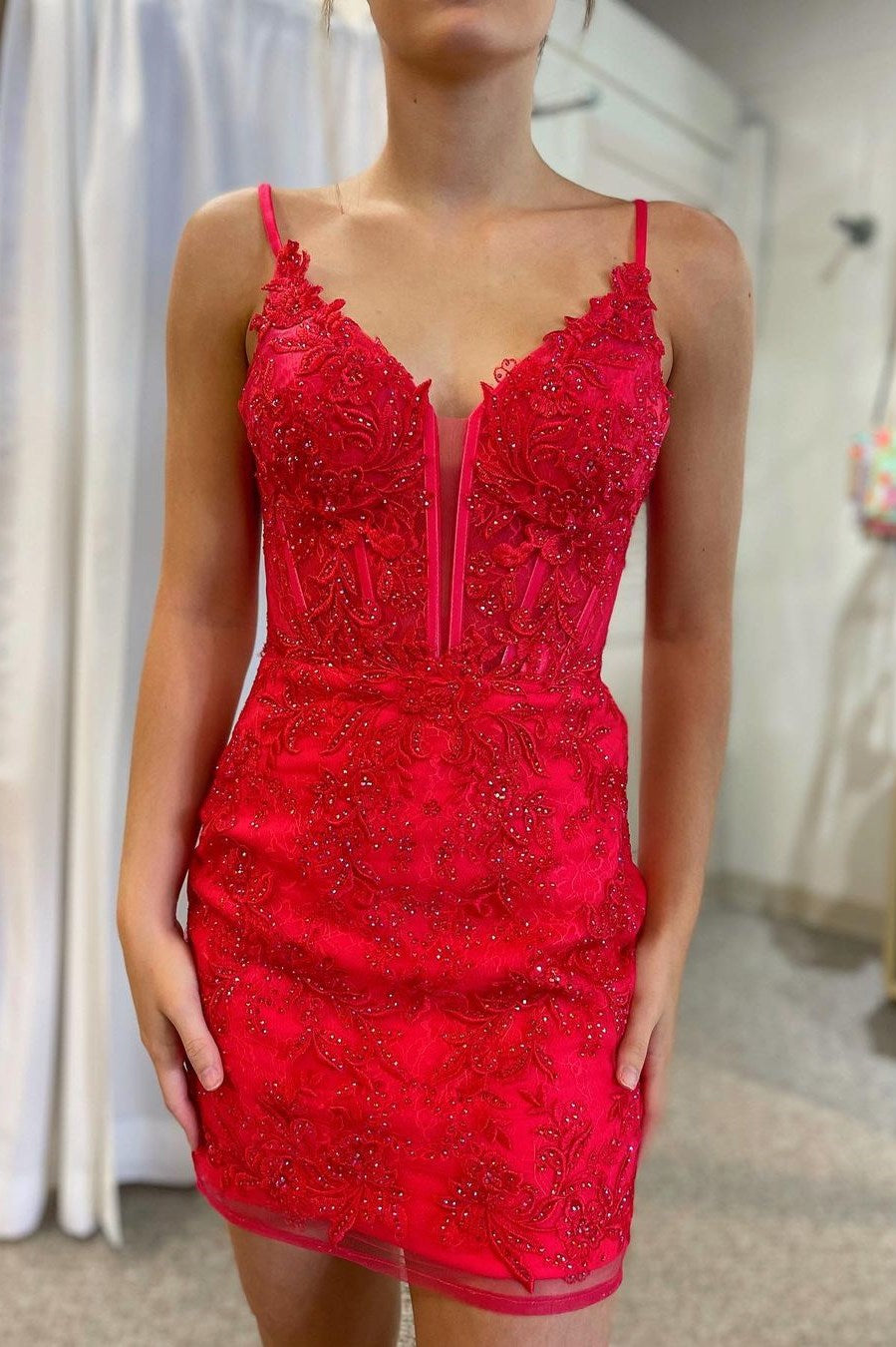 Red Appliques Plunge V Lace-Up Short Homecoming Dress