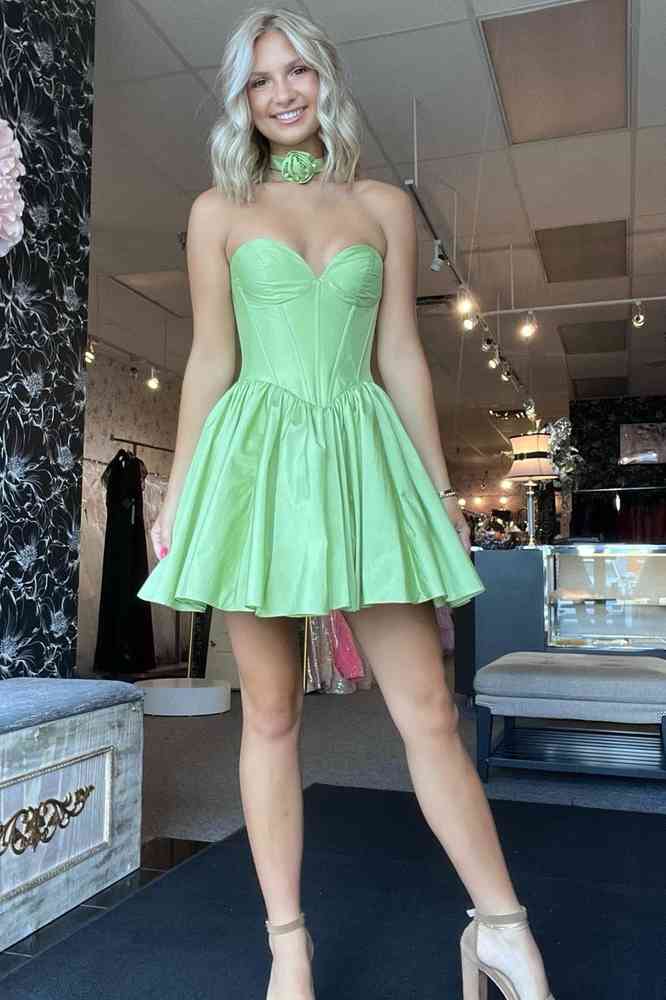 Modisches, kurzes Homecoming-Kleid in Minzgrün mit herzförmigem Ausschnitt