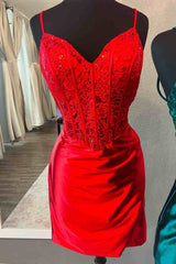 Rote Pailletten V-Ausschnitt Bodycon Homecoming Kleider mit Applikationen