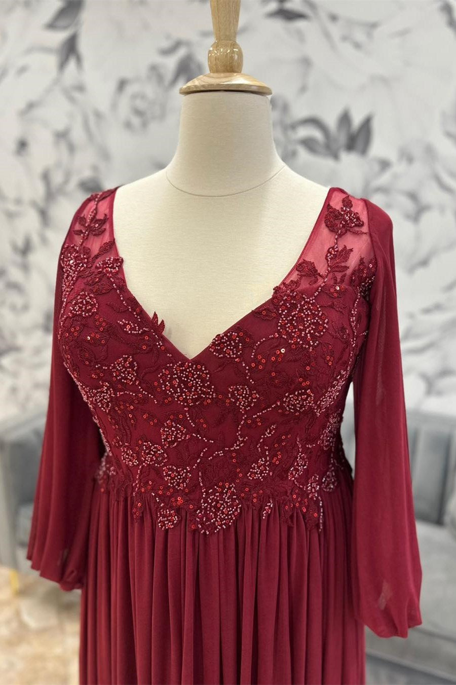 Wine Red Chiffon Appliques V-Neck Long Mother