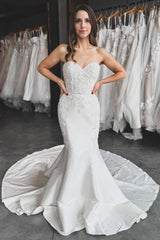 White Sweetheart Appliques Trumpet Long Wedding Dress