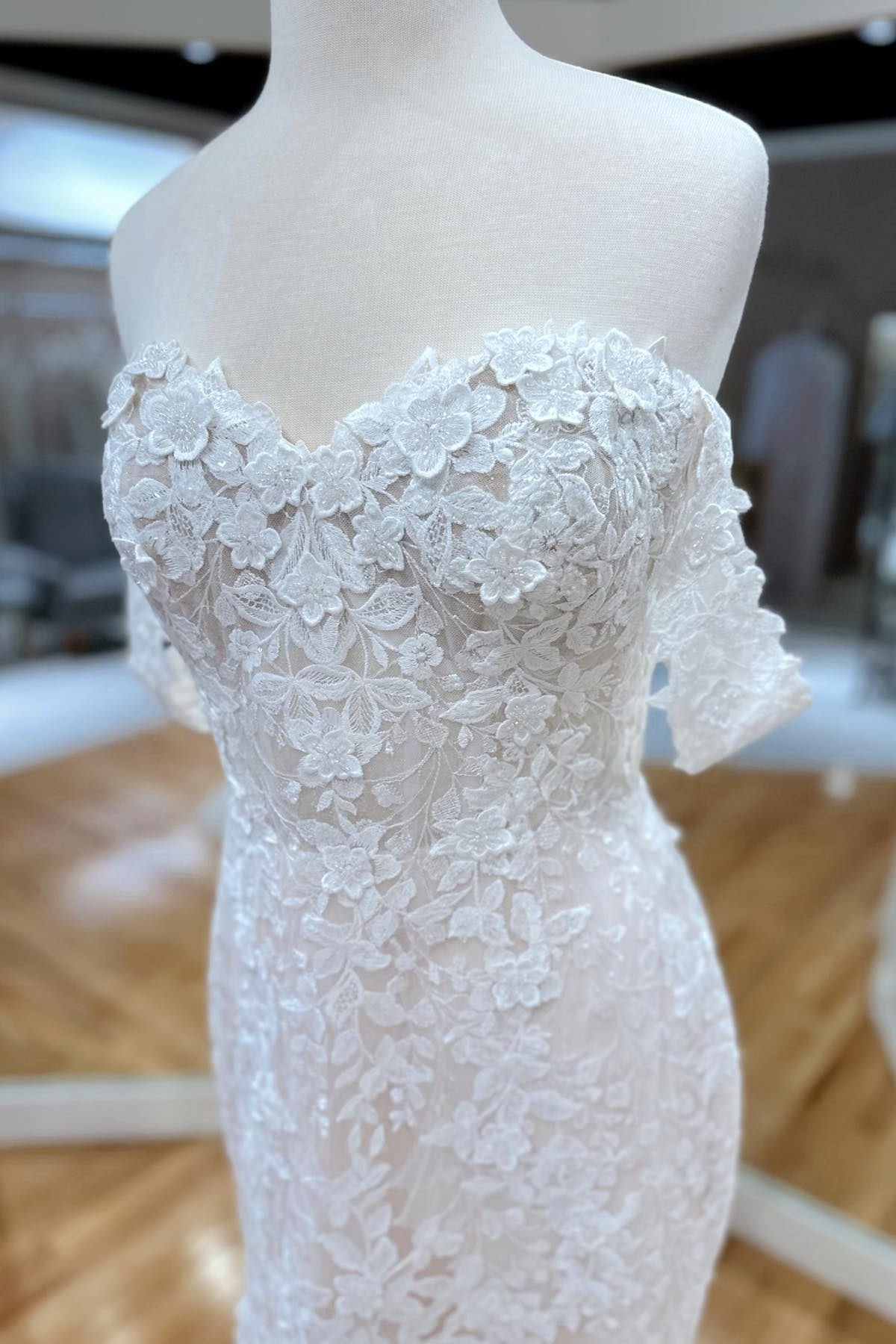 Ivory Appliques Off-the-Shoulder Trumpet Wedding Dress