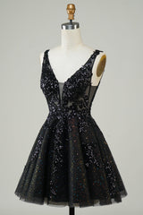 Glitter Applique V-Neck A-Line Homecoming Dress in black