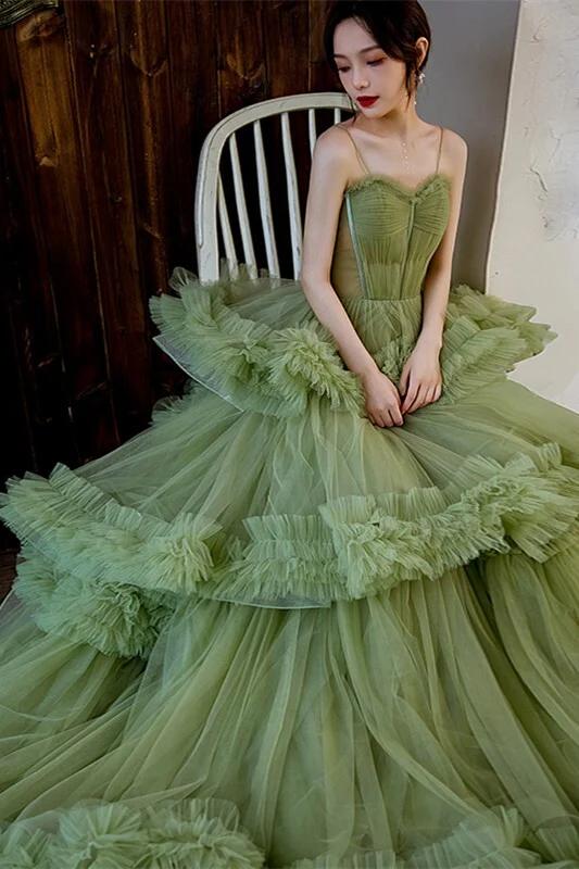 Langes Ballkleid in A-Linie mit herzförmigem Überzug aus Tüll in Salbeigrün 