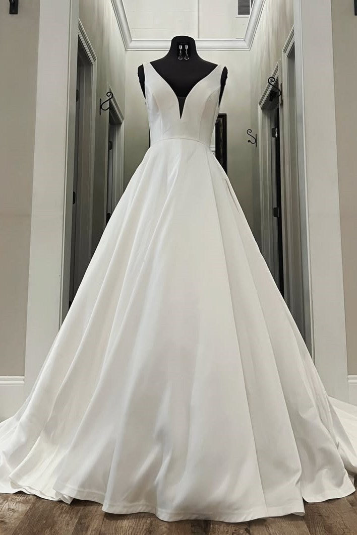 Princess A-Line V-Neck Ivory Wedding Dress with V-Back