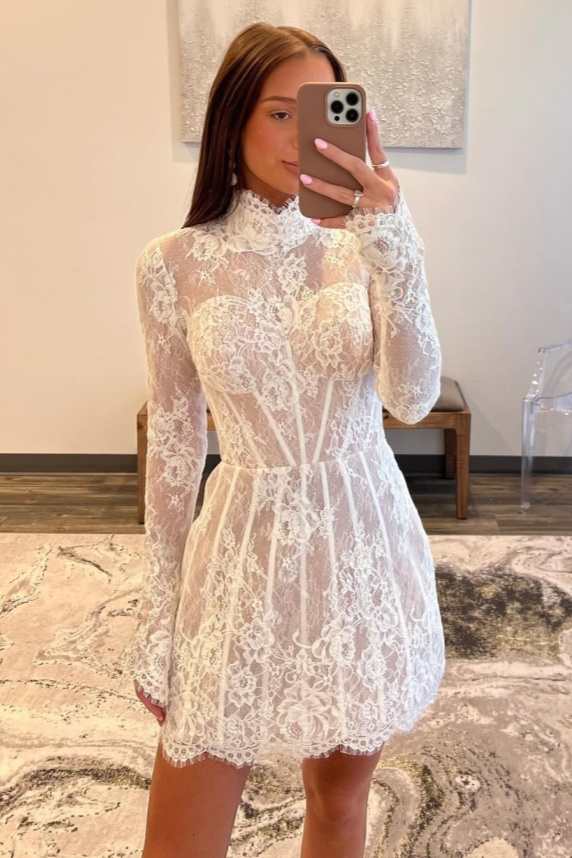 Kurzes Homecoming-Kleid aus Spitze mit Applikationen im A-Linien-Korsett und langen Ärmeln
