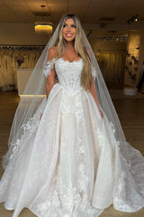 Elegant White Appliques A-line Lace Long Wedding Dress with 3D Petals