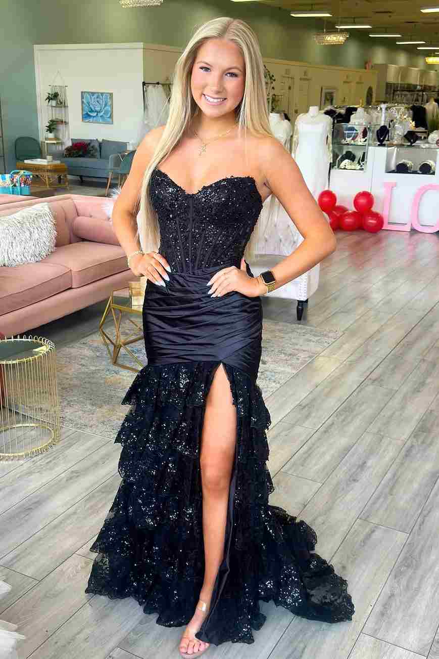 Rotes trägerloses, plissiertes Meerjungfrau-Ballkleid mit Pailletten und Rüschen