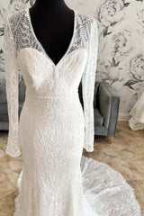 Mermaid White Lace V-Neck Lace-Up Back Long Wedding Dress