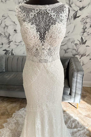 Langes Brautkleid im Meerjungfrau-Stil mit weißer Spitze und offenem Rücken