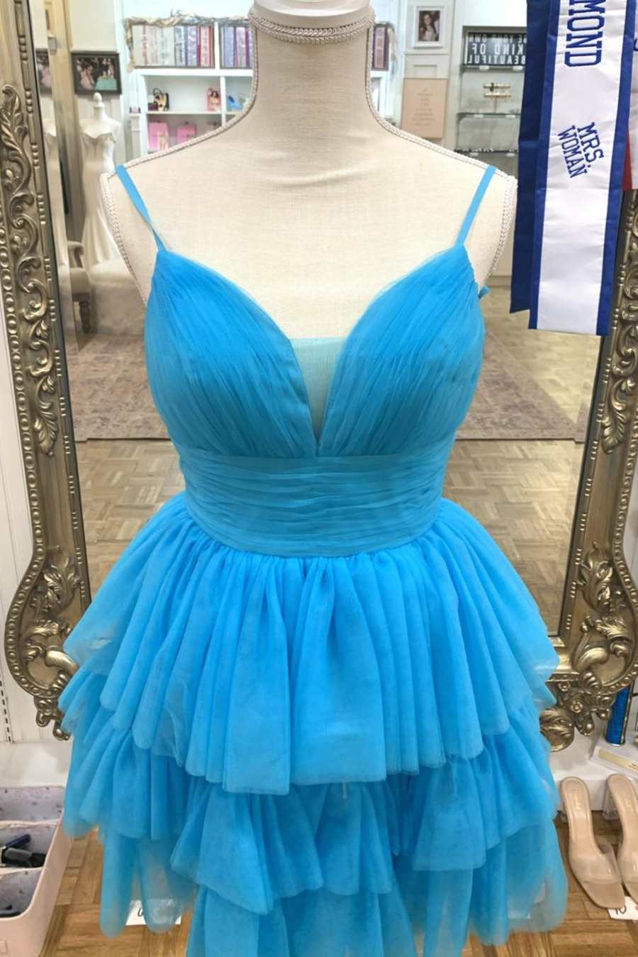 Blue V-Neck Tiered Short Homecoming Dress