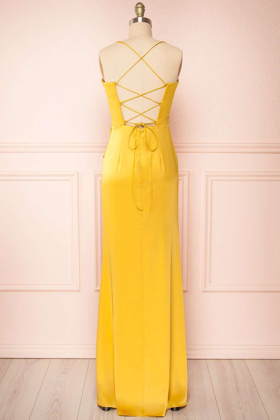 Gelbes langes formelles Kleid mit Wasserfallausschnitt, Schnürung am Rücken und Schlitz