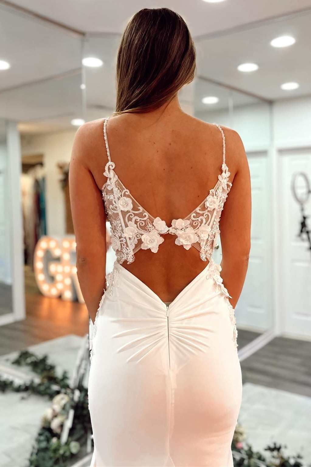 White 3D Floral Lace V-Neck Backless Trumpet Long Prom Gown