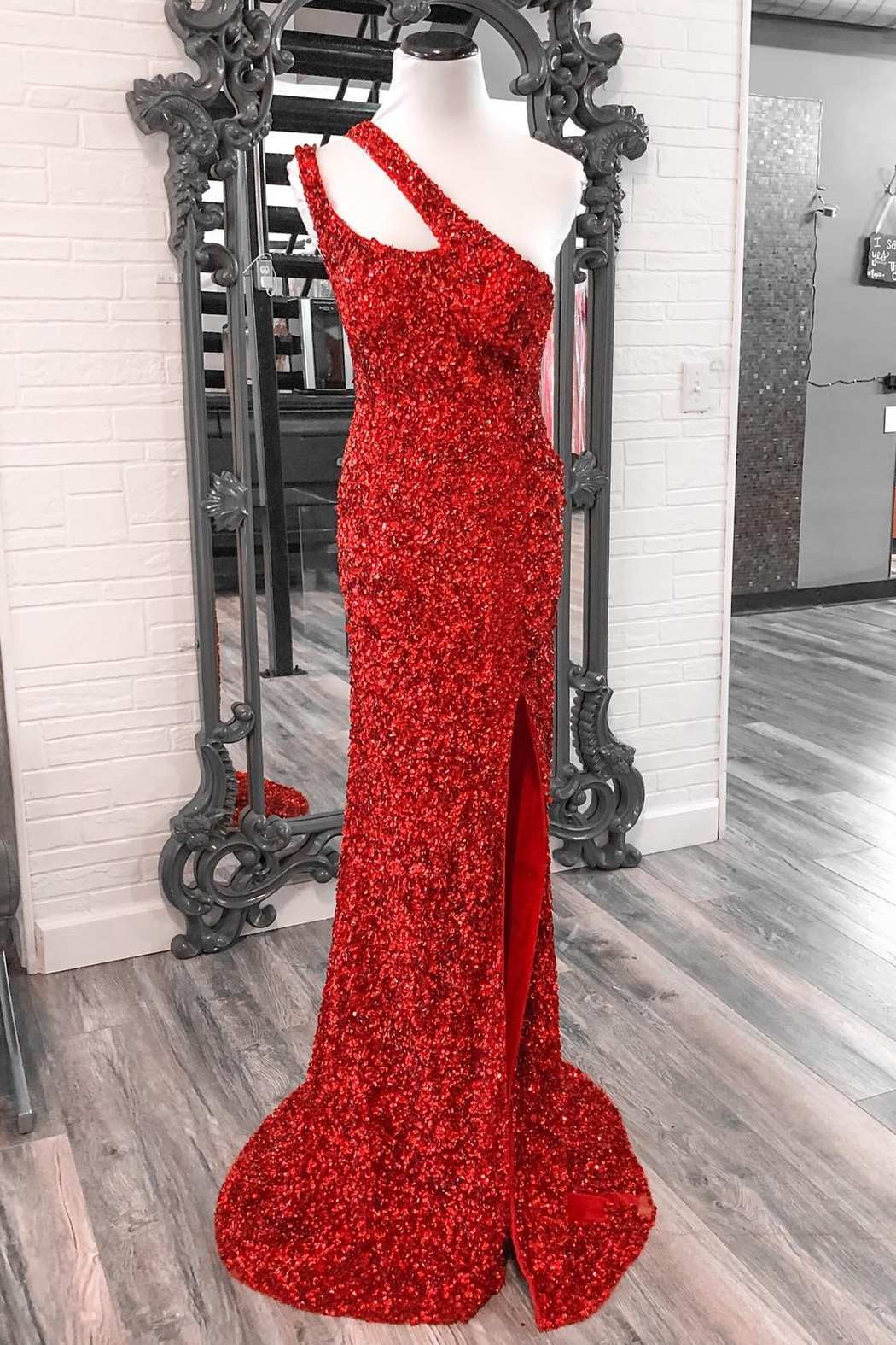 Rotes, langes Abendkleid mit Pailletten, One-Shoulder-Ausschnitt und Schlitz